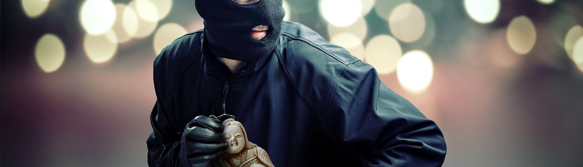 В Петербурге похитили драгоценности из ТЦ на сумму свыше 22 млн рублей