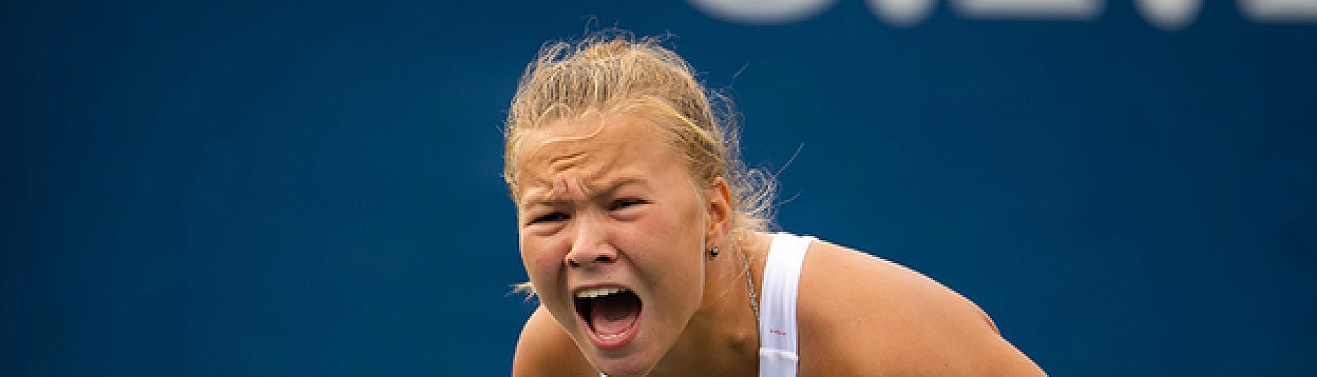 Диана Шнайдер выбыла с турнира WTA 1000 в Ухане, уступив Катерине Синяковой