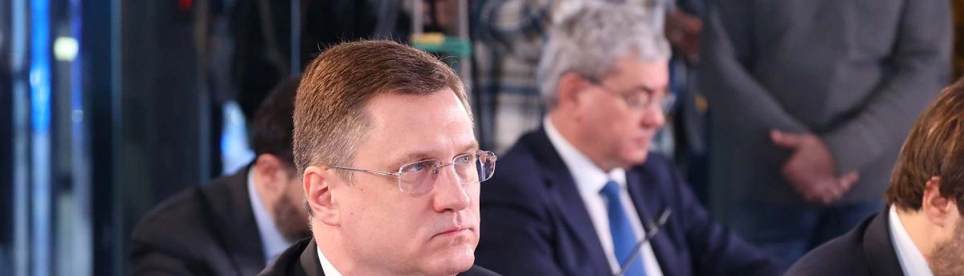 Новак: ОПЕК+ не обсуждала увеличение добычи выше согласованных 137 тысяч баррелей в сутки