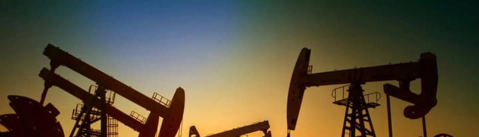 Нефтяные котировки сохраняют стабильность на фоне наблюдения за переговорами США и Китая