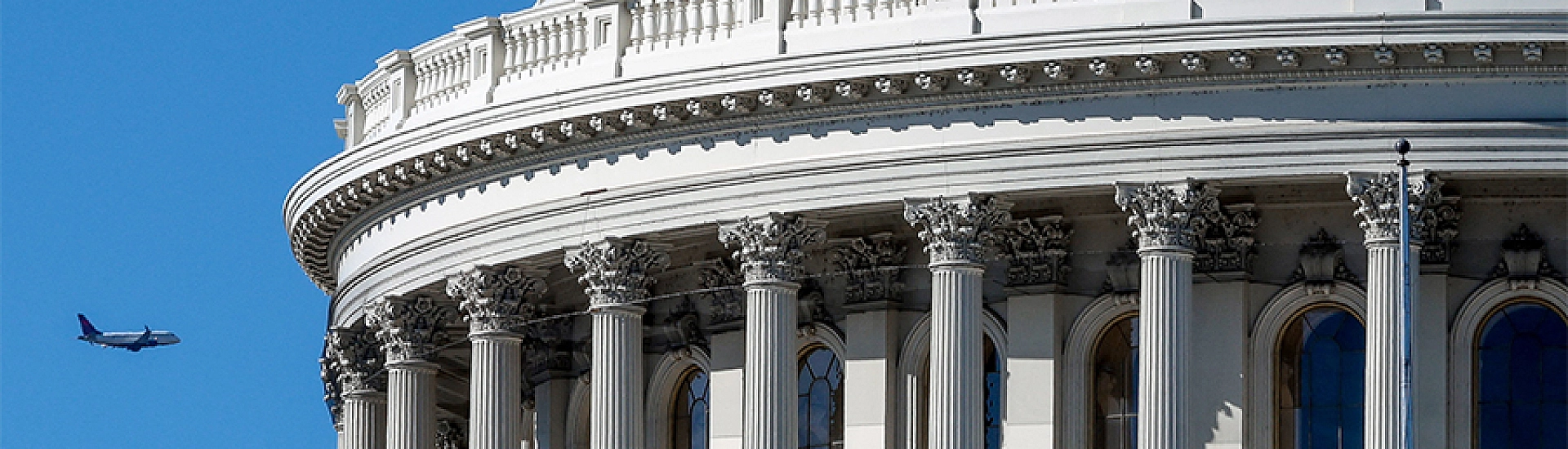 Сенат США одобрил законопроекты, завершающие рекордный шатдаун