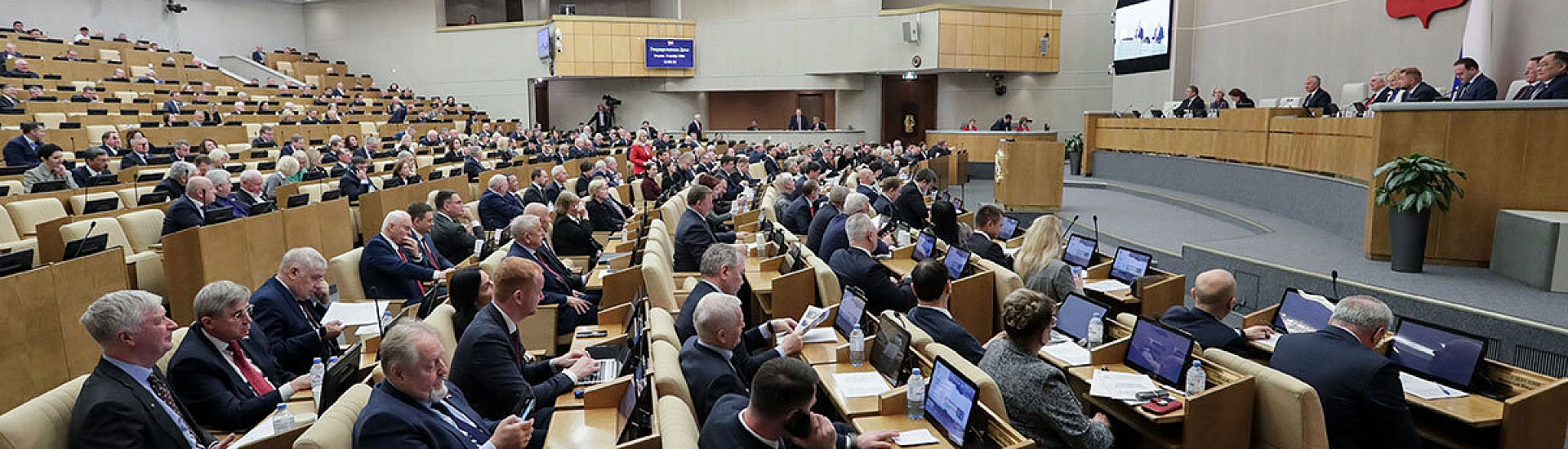 В Госдуму внесут проект о широких ограничениях для россиян, скрывающихся за границей от правосудия