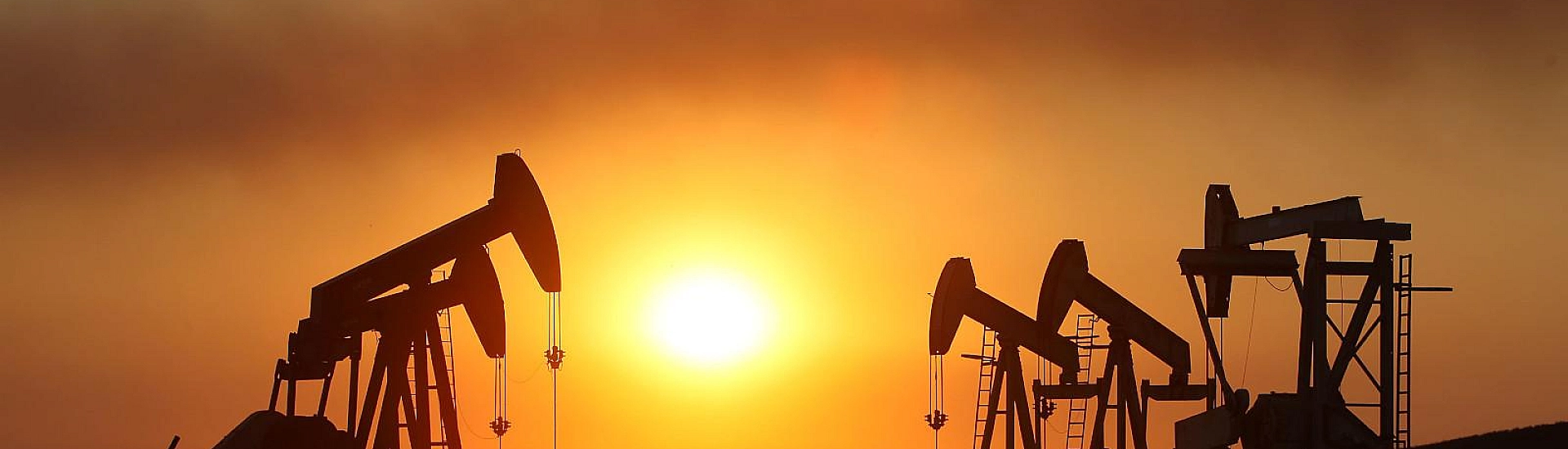Фьючерсы на нефть Brent впервые за два месяца превысили $65 за баррель