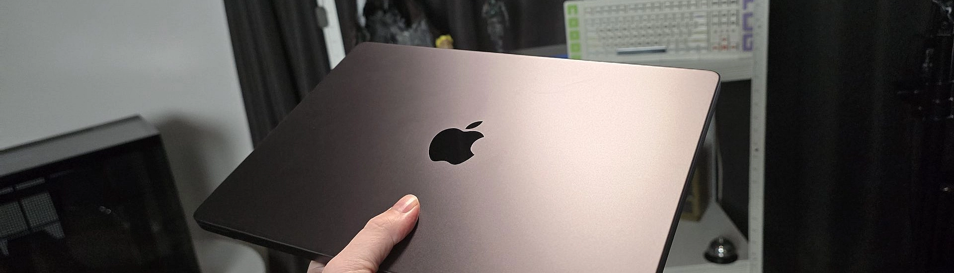 Неожиданный апгрейд: Apple выдала клиенту флагманский MacBook Pro вместо старого