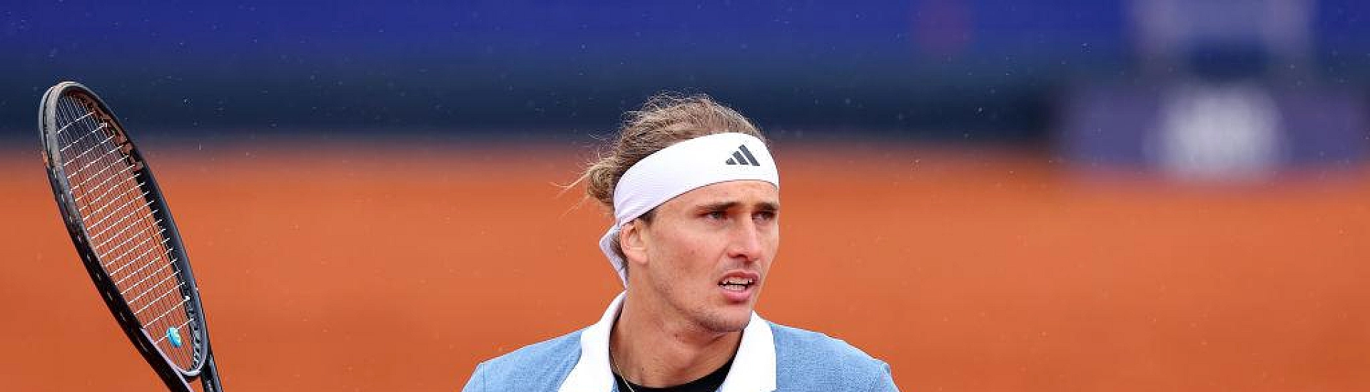 Зверев вышел в полуфинал Australian Open, обыграв Тьена в четырёх сетах