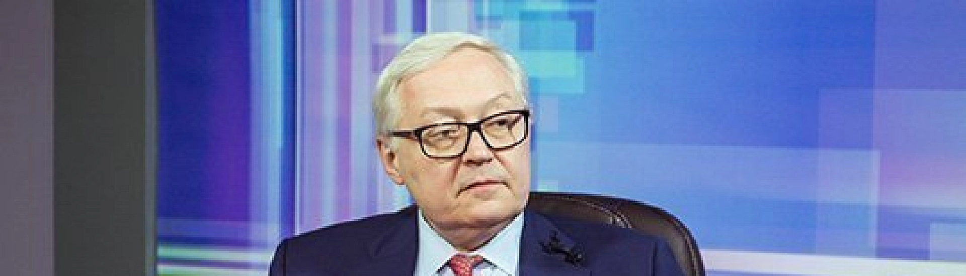Рябков заявил, что Россия не будет добиваться от США ответа по продлению ДСНВ
