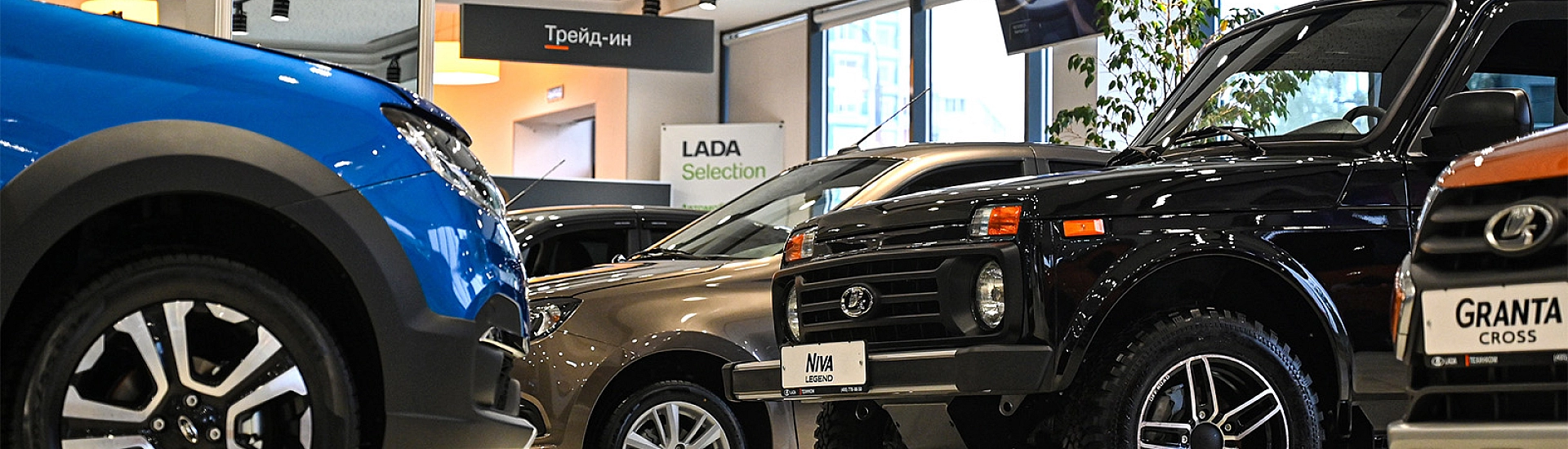 Продажи новых легковых автомобилей в феврале выросли на 2,5% и приблизились к 80 тыс. единиц