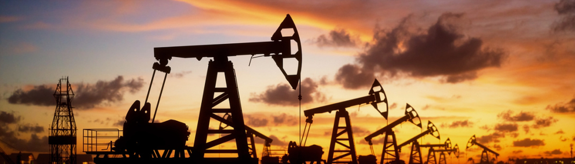 Brent растет выше $111, WTI снижается на фоне напряженности на Ближнем Востоке