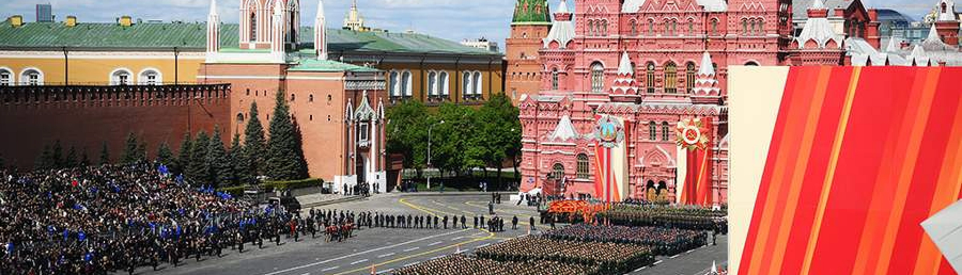 Песков: колонна военной техники не пройдет на параде 9 Мая в Москве