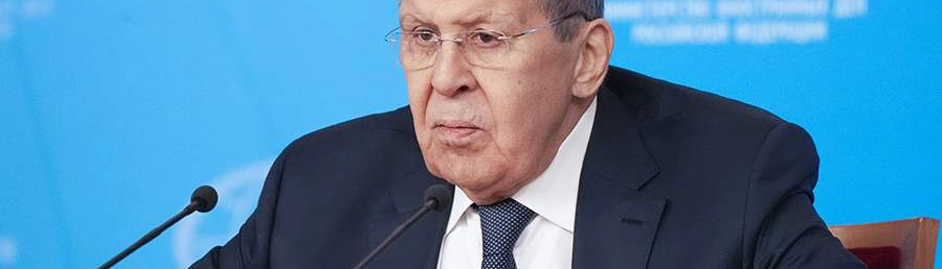 Лавров заявил, что Зеленский пытается добиться передышки на поле боя