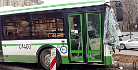 В Москве пять пассажиров пострадали в ДТП с автобусом №793, среди них двое детей