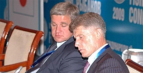 Дарькин - в кэш и за границу, Кожемяко - в рыбный порт из-за ширмы?