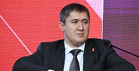 Губернатор Махонин выпускникам «Школы мэров»: важно слушать людей и давать обратную связь
