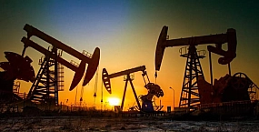 Нефтяные котировки сохраняют стабильность на фоне наблюдения за переговорами США и Китая