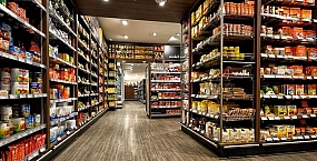Трафик в продуктовых магазинах внутри ТЦ может упасть на 8% в 2025 году - эксперты предупреждают о снижении покупательской активности