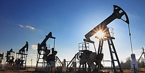 Нефть Brent подешевела до $64,62 за баррель, рынок завершает октябрь в минусе