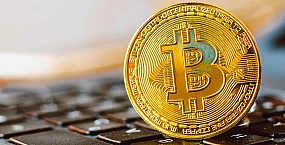 Биткойн обвалился до минимальных уровней с апреля 