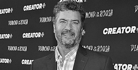 Умер актер Пэт Финн, сыгравший в сериалах «Друзья» и «Бывает и хуже»
