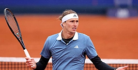 Зверев вышел в полуфинал Australian Open, обыграв Тьена в четырёх сетах