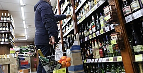 Перенос маркировки алкоголя в РФ вызвал сбои при таможенном оформлении