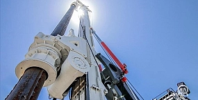 Нефть дешевеет после рекордного падения на фоне заявлений Трампа