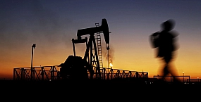 Цена нефти Brent превысила $113 за баррель на фоне обострения на Ближнем Востоке