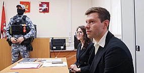Суд отложил рассмотрение дела Смолова о драке в кафе на 3 апреля