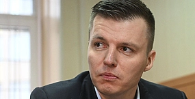 Суд в Москве арестовал Артема Чекалина после приговора по делу о выводе средств