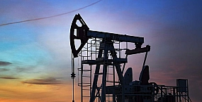 Цены на нефть рухнули почти на 9% после новостей об открытии Ормузского пролива