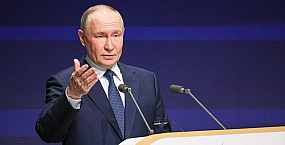 Путин призвал парламентариев избегать излишних запретов и развивать гибкое законодательство