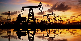 Brent растет выше $111, WTI снижается на фоне напряженности на Ближнем Востоке