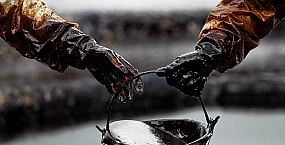 Цена нефти Brent превысила $126 впервые с марта 2022 года