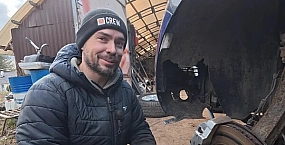 Блогер Игорь Рязанцев попал в аварию на редком Chevrolet El Camino в Санкт-Петербурге