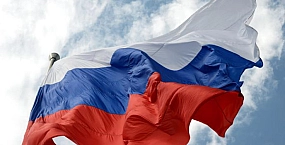 Госдума одобрила постоянное размещение флага России на государственных спортобъектах
