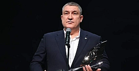 «Ак Барс» продлил контракт с главным тренером Анваром Гатиятулиным