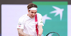 Александр Бублик проиграл в первом круге турнира ATP 500 в Халле