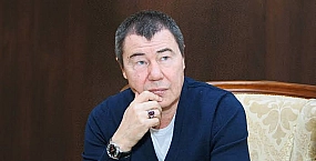 Кошелек для семьи Кабаевой: от госконтрактов до экс-сотрудника Штази