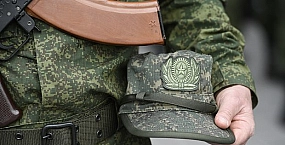 Депутатов Госдумы хотят отправить на военные сборы