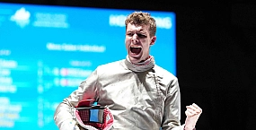 19-летний россиянин Павел Граудынь стал чемпионом мира по фехтованию, завоевав первое золото сборной после возвращения национальной символики