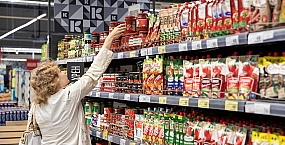 Продуктовые ритейлеры в России резко сократили темпы открытия новых площадей