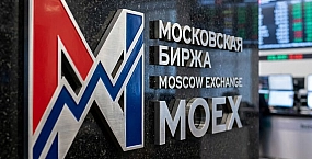 Рубль слегка снизился к юаню на фоне дешевеющей нефти