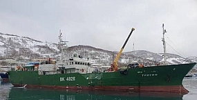 Четыре человека пропали без вести после пожара на судне «Триумф» в Приморье