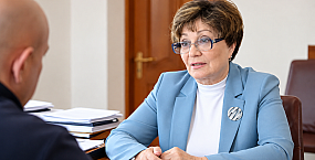 Под главой КСП Хакасии Лях закачалось кресло: госконтракты для родни?