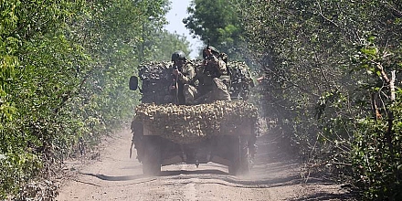 Росгвардеец успешно сбил украинский дрон-камикадзе во время патрулирования
