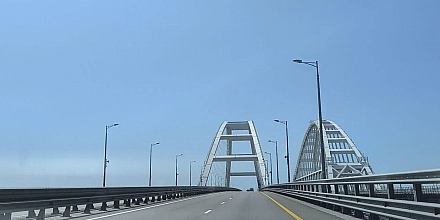 На Крымском мосту опять перекрыли движение