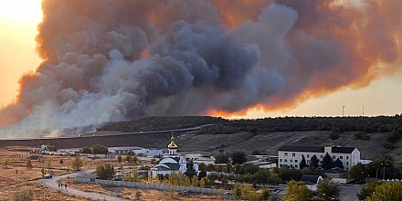Пожар в ЛНР уничтожил более 100 строений и ранил 11 человек