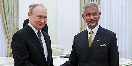 Владимир Путин провел встречу с главой МИД Индии в Кремле