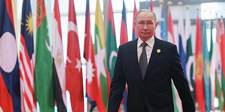 Путин провел серию двусторонних встреч на полях саммита ШОС в Китае