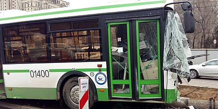 В Москве пять пассажиров пострадали в ДТП с автобусом №793, среди них двое детей