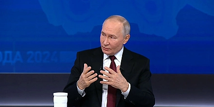 Путин протестировал интерактив с молодежным сленгом во Владивостоке